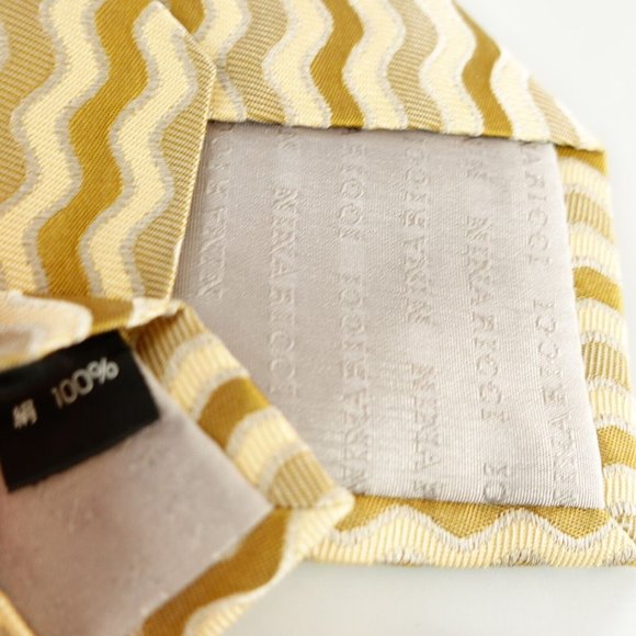 NINA RICCI Luxury Men's Cream Ivory Gold Yellow Wavy Striped Necktie 100% Silk - Picture 8 of 13
